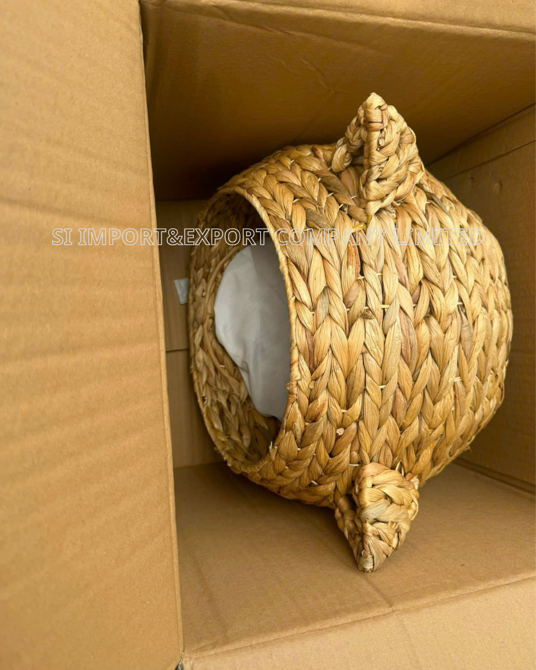 Pet House Made Of Water Hyacinth